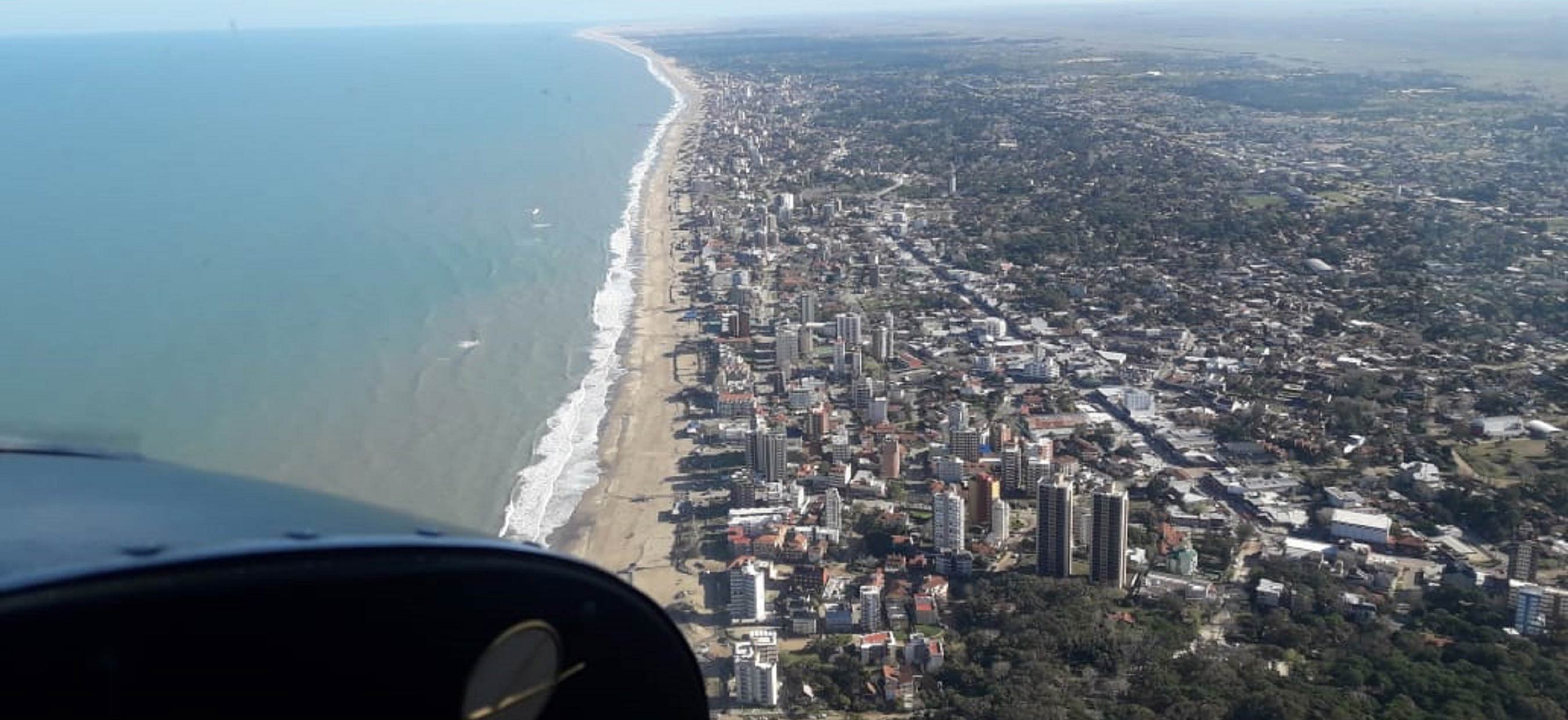 En Avión por Villa Gesell